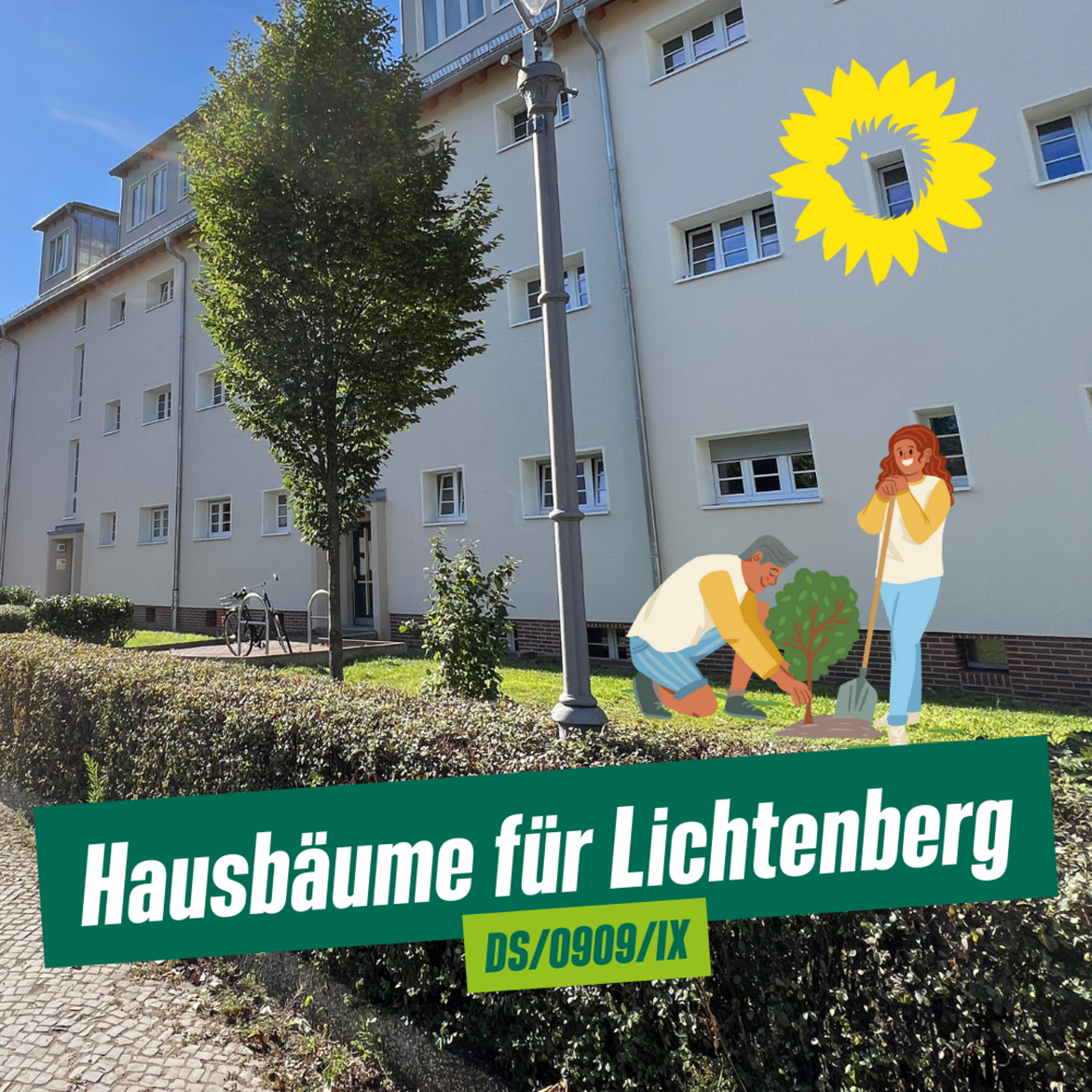 Ein paar pflanzt einen Baum vor einem Haus.